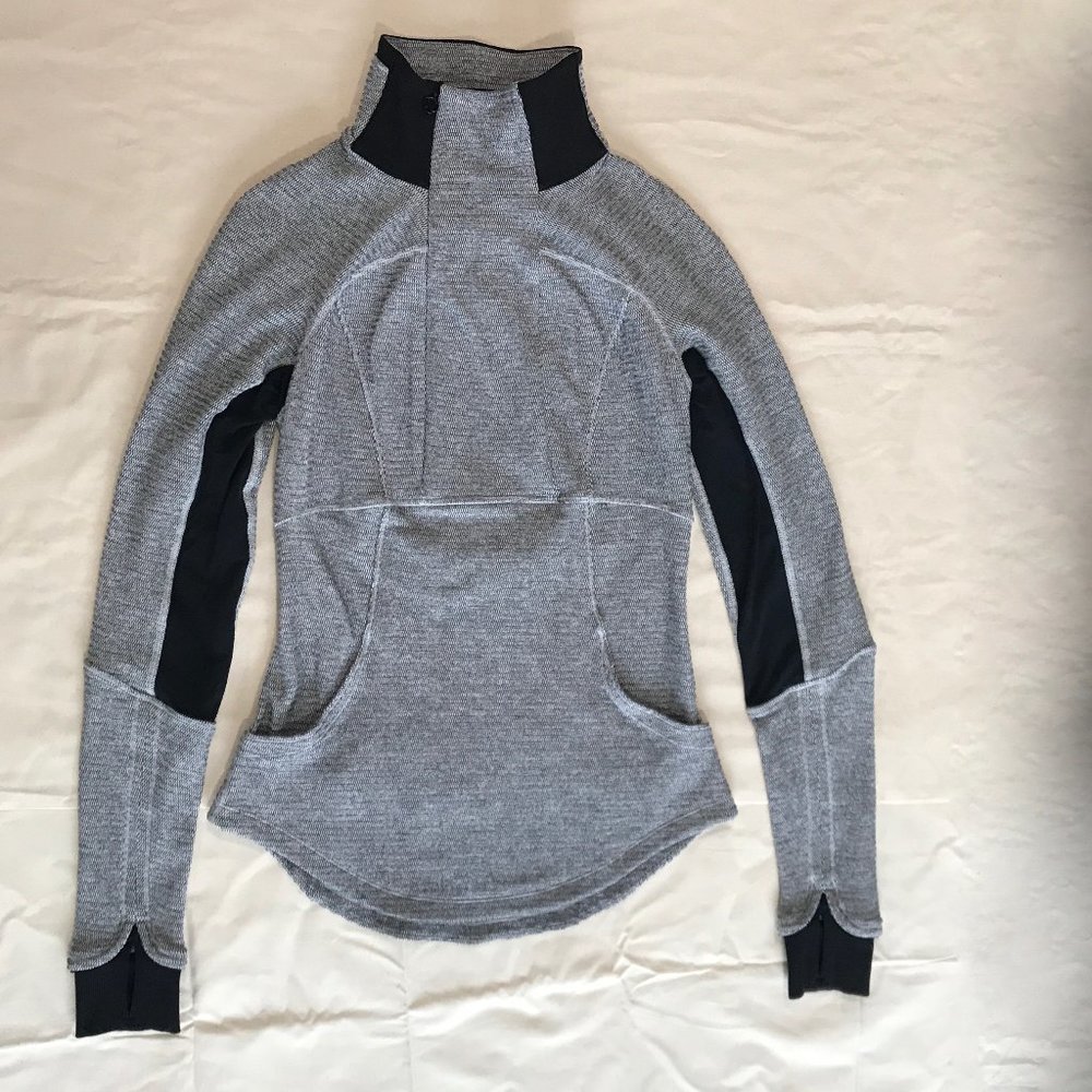 Excellent condition Lululemon Base Runner 1/2 Zip